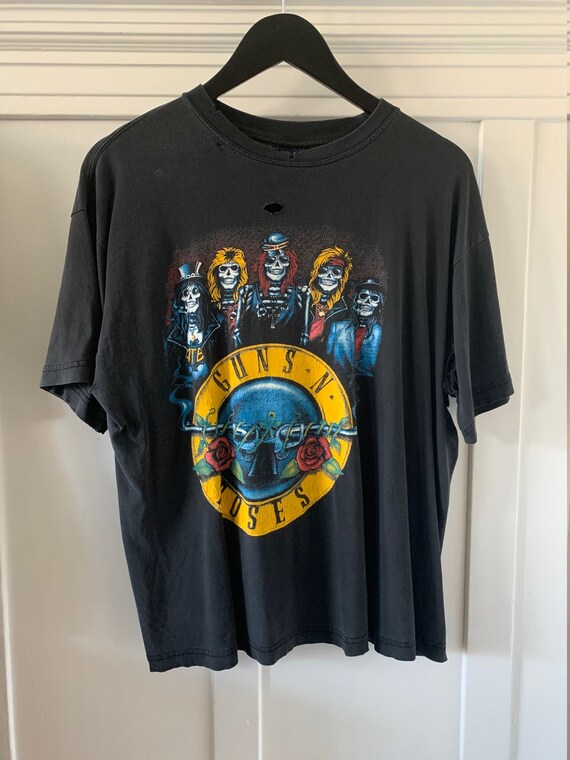 Thrashed 1980s Guns N Roses tshirt
