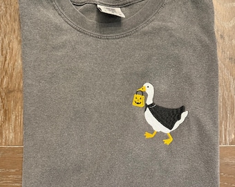 Halloween Porch Goose Tee