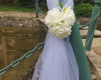Hoge Kwaliteit Romantische Crème Bloem Tule Boog Bank Stoel Boog Tule Bankstrikken Tule Bloemen Strikken Bruiloft Decor: