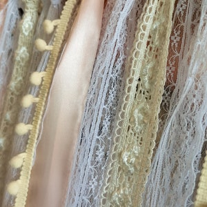 SHABBY Vtg Lace  Ribbon Backdrop wedding banner Valance Ribbon Fabric Garland Bunting Shabby Backdrop Dorm Nursery Shower