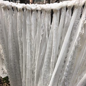Guirlande de mariage en dentelle romantique sur mesure, décoration de rideau de fenêtre en dentelle élégante, décoration de porte (environ 40 pouces de long)