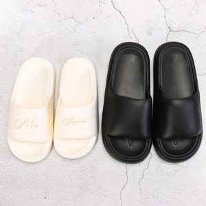 gravierte Groomsmen personalisierte Slipper Schaum Haus Schuhe Brautjungfer Junggesellinnenabschied Geschenk Hochzeit Beach Spa Sleepover Slides Sandalen Bild 8