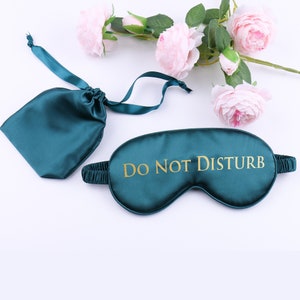 Masque pour les yeux de sommeil personnalisé avec sac cadeau, classe de professeur de bachelorette en satin super doux présente des faveurs de mariage d'anniversaire poule cadeau de mariée image 1