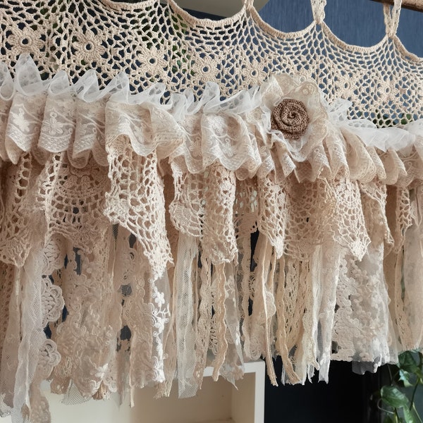 Handgemaakte rustieke gehaakte kanten unieke beige kanten slaapkamervalletje, raamdecoratie voor de keuken, shabby chic beige kanten gordijnen voor de ramen.