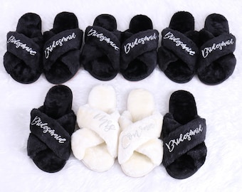 Personalized Fluffy Slipper Gifts for Women Girlfriend Wife Bachelorette Party Gift Mother&#39;s Day Present Cozy Spa Sleepover Wedding Favor