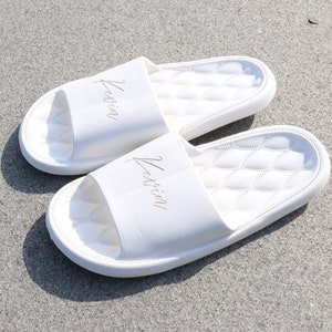 Personalized Groomsmen Slides Foam Home Bathing Slippers Bridesmaid Men Women Husband Father&#39;s Day Wedding Beach Spa Sleepover Sandal
