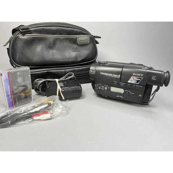 Sony CCD-TR93 Video 8  Camcorder & Bag, Transfer, Record, Watch,  Tested Good