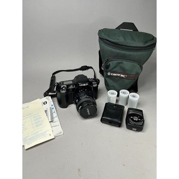 Minolta Maxxum 700si SLR Film Camera, AF 28-80 Zoom Lens, Gossen Scout & Bag