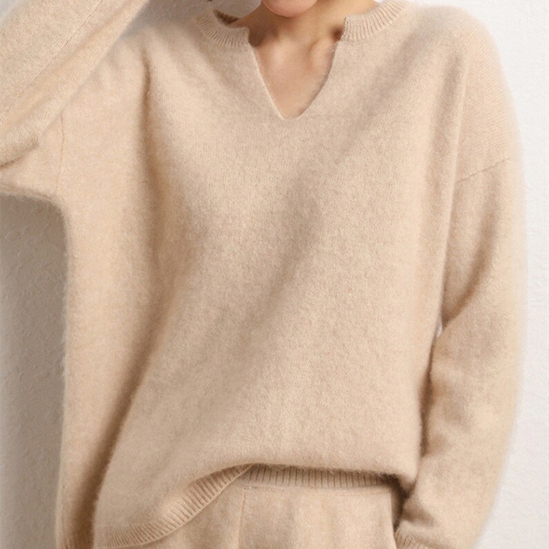 Women's pullover crafted from 100% pure cashmere image 1