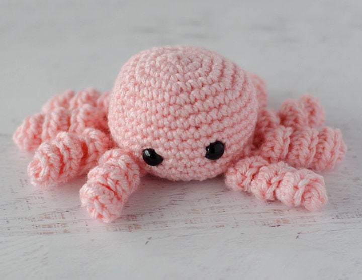 32 Spider Crochet Patterns for Cute, Creepy, and Giftable Makes 27 Spider Amigurumi