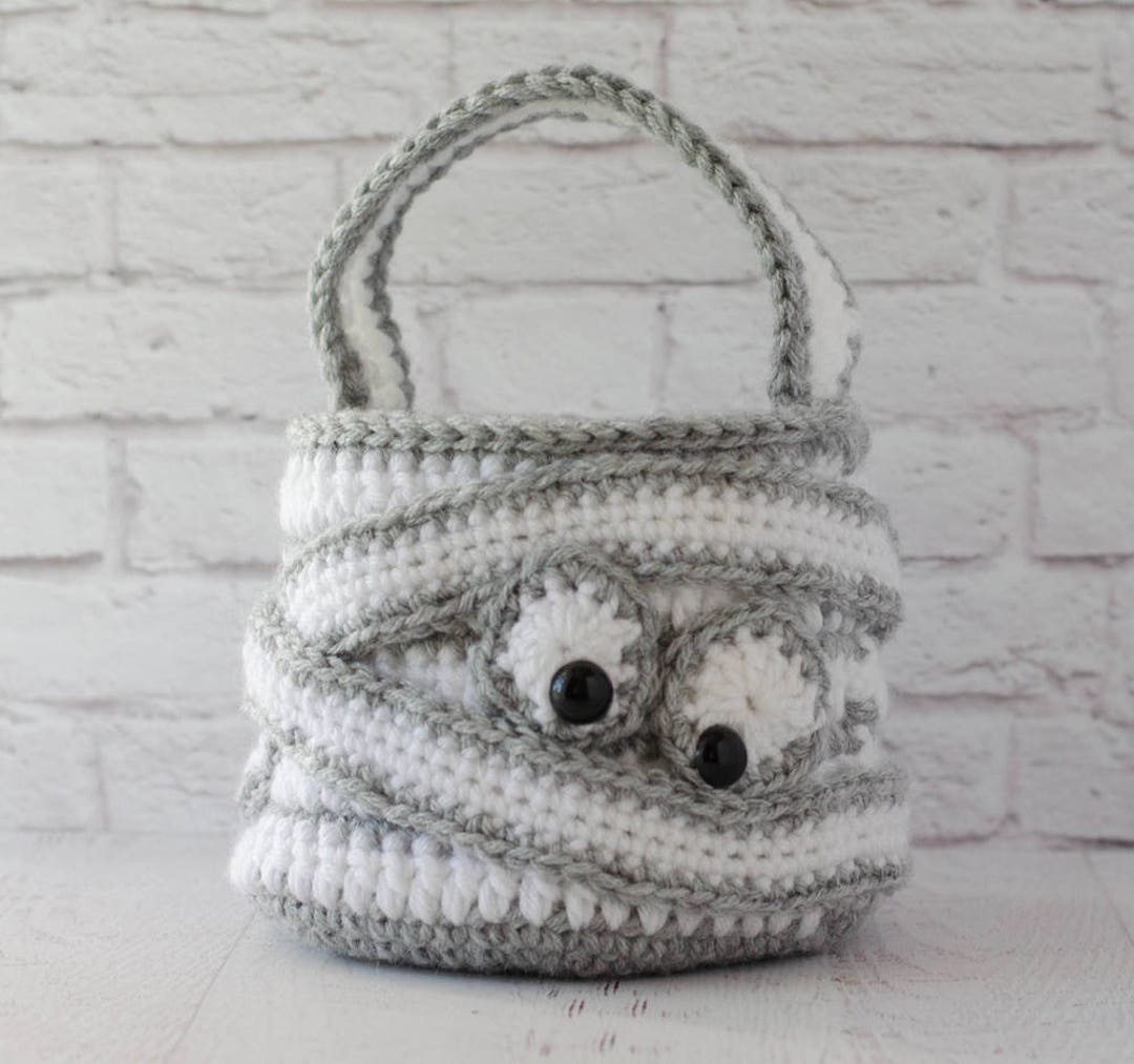 Halloween CROCHET PATTERN Instant Download Crochet Mummy Bag Crochet Trick or Treat Bag