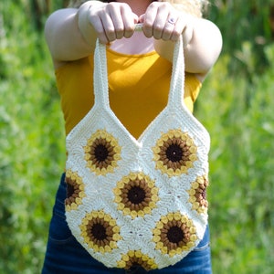 Crochet Bag Pattern, Granny Square Crochet Pattern, Crochet Sunflower purse pattern, Instant Download PDF image 2