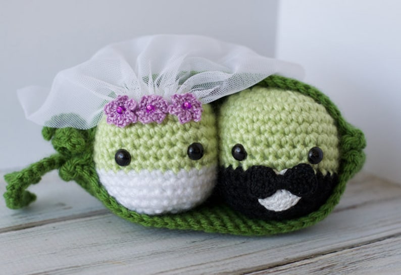 Crochet Peas in a Pod Pattern Amigurumi PDF instant download Wedding Peas Peas in a Pod Get Married image 1