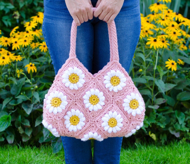 Crochet Granny Style Bag, Crochet Daisy Purse, Crochet purse pattern, Instant Download PDF image 1