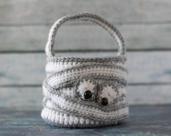 Halloween CROCHET PATTERN instant download -  Crochet Mummy Bag Crochet Trick or Treat Bag