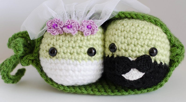 Crochet Peas in a Pod Pattern Amigurumi PDF instant download Wedding Peas Peas in a Pod Get Married image 2