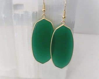 Boucles d'oreilles en onyx vert, Boucles d'oreilles en pierre verte, Boucles d'oreilles en onyx vert foncé, Boucles d'oreilles en pierre, Boucles d'oreilles en onyx vert véritable, Charme de pierres précieuses, GSA