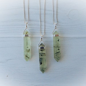 Collar de prehnita, prehnita genuina con epidota, punta verde claro, colgante de prehnita de plata, punta de piedra preciosa de prehnita, atractivo de piedra preciosa, GSA