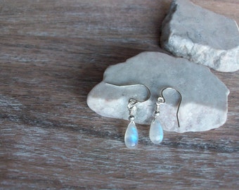 Silver Gemstone Earrings Bridesmaid Earring Rainbow Moonstone Silver Earrings June Birthstone Earrings Bezel Drop Earring J792