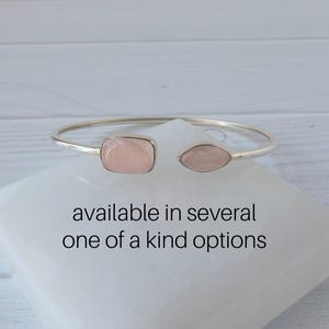 Pulsera de cuarzo rosa en plata de ley • Brazalete de piedras preciosas en plata de ley