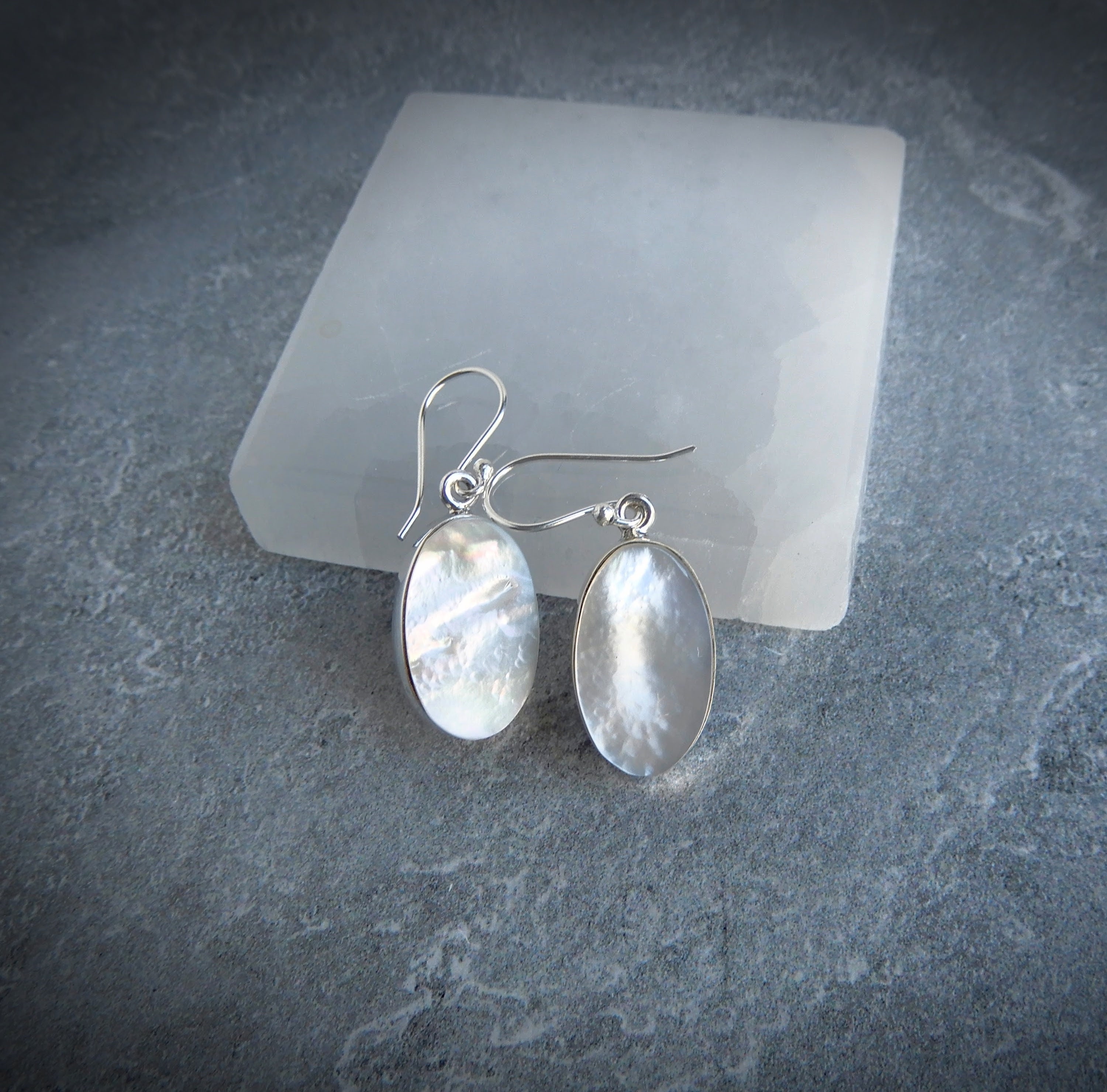 Boucles d'oreilles longues argent 925 et pierre grise