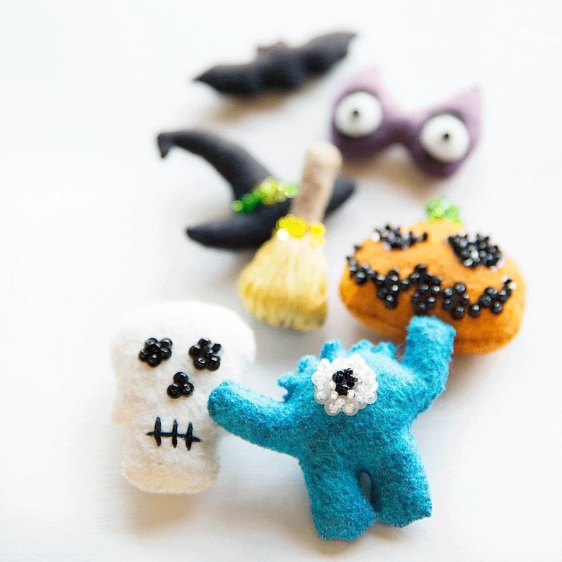 Halloween Countdown Calendar Pattern  Felt Haunted Moonlit image 8