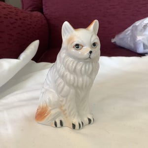 Vintage ceramic cat