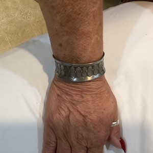 PEWTER MODERNIST CUFF