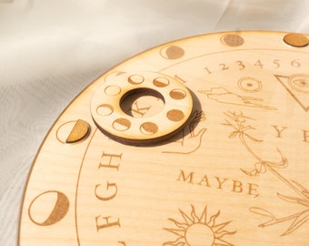 CREATCABIN Tavola degli Spiriti in Legno di Gatto Nero Kit Tavola A Pendolo con Fasi Lunari Tavole Parlanti con Planchette Rabdomanzia Bacheca Metafisica per Caccia Wicca Streghe Roba Stella 30x21cm
