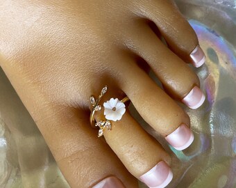 Toe Ring/Flower Toe Ring/Crystal Vine Toe Ring/White Shell Flower Toe Ring/Gold Toe Ring/Crystal Branch Toe Ring