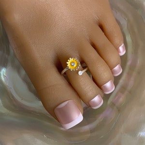 Toe Ring/Adjustable Silver Toe Ring/Adjustable Toe Ring/Sterling Silver Toe Ring/Crystal Toe Ring/Flower Toe Ring