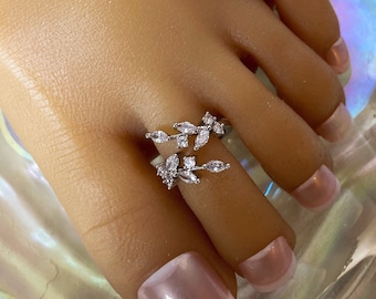Toe Ring/Adjustable Silver Toe Ring/Marquee Crystal Toe Ring/Crystals Toe Ring/Wedding Toe Ring/Beach Wedding Toe Ring