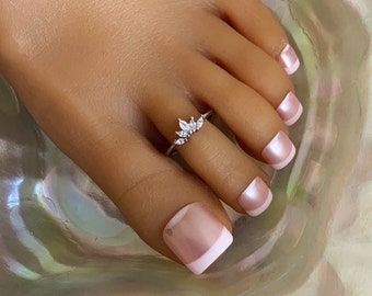 Toe Ring/Adjustable  Silver Toe Ring/Princess Toe Ring/Crystal Crown Toe Ring/Crown Toe Ring/Princess Crown Toe Ring