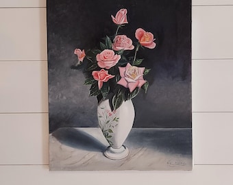 Bodegón original de mediados de siglo: Rosas rosas en jarrón blanco, de Robt. Punzell. Pintura al óleo sobre lienzo sin marco, 40 x 50 cm. Preciosa obra de arte.