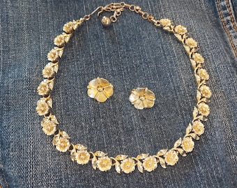 RARE Vintage Lisner Gold Tone Flower Choker Necklace & Earring Set Signed-16" Lisner Flower Chain Choker and Flower Clip Earrings 30s to 60s