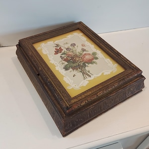 RARE 1800&#39;s Hand Carved Picture Frame Wood Box With Mirrored Lid & Floral Litho Art Under Glass-Primitive Tramp Art Folk Art Keepsake Box