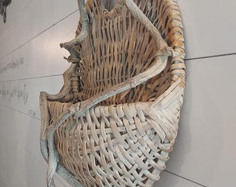 RARE VTG Eye Of God Wicker Wall Basket Wall Pocket With Twisted Vine Accent Whitewashed-Boho Hanging Half Moon Wicker Planter Wall Basket