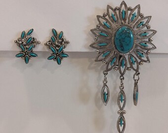 Broche colgante vintage de metal plateado y turquesa azul con pendientes de clip, estilo nativo americano del suroeste al estilo boho hippie.