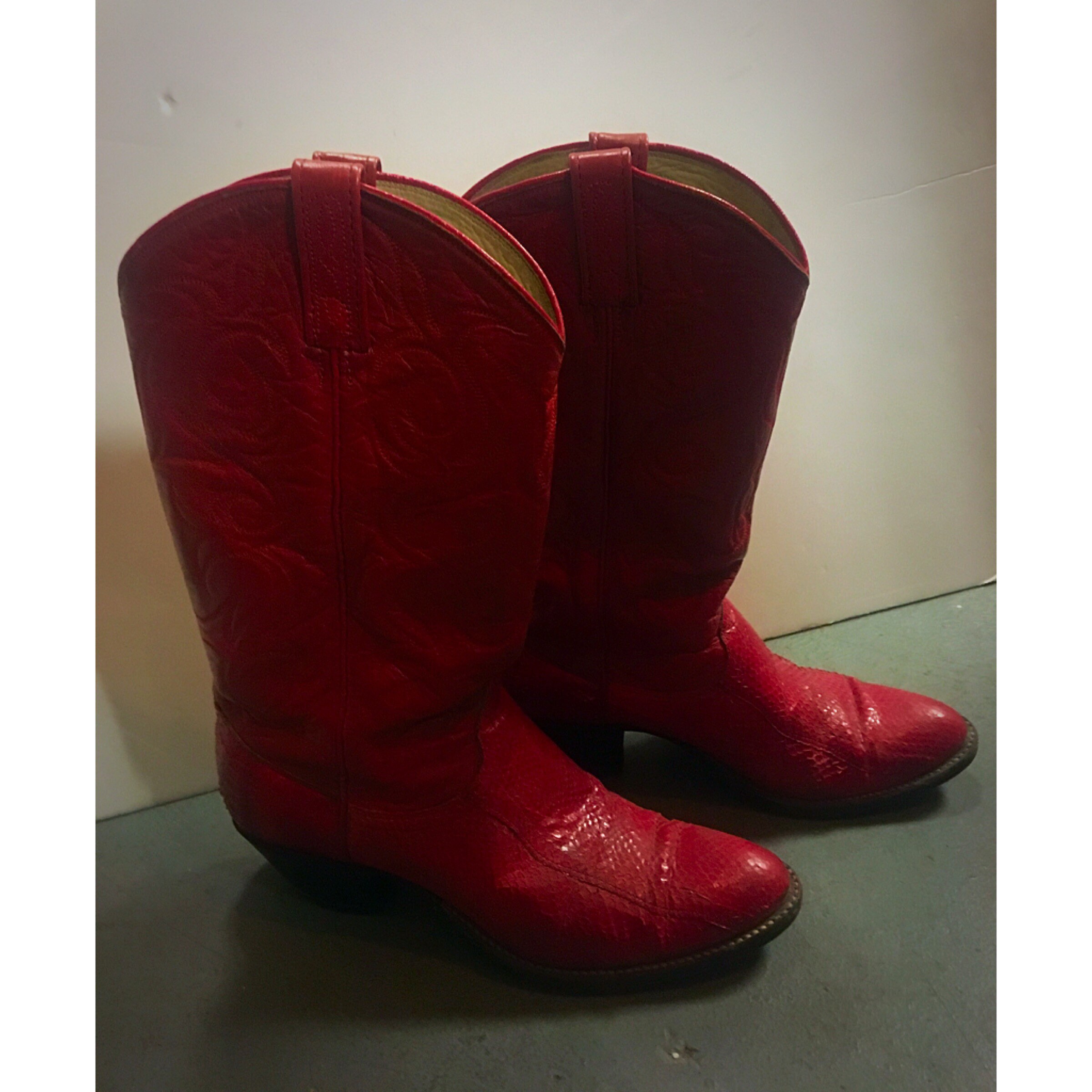 red snakeskin cowboy boots