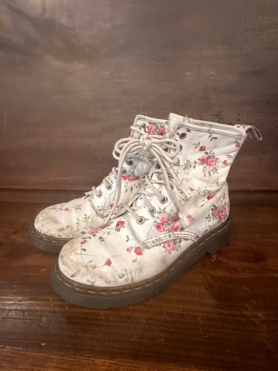 Doc martens rose pale sale