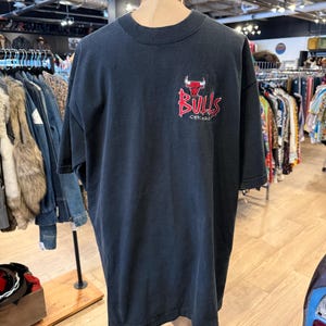 Original Vintage 1990&#39;s Pro Player Chicago Bulls Tshirt