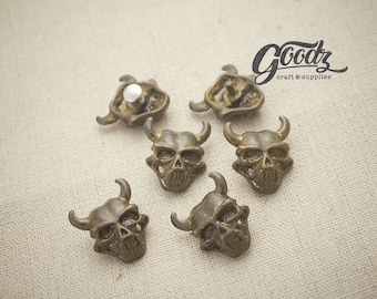 12 Pcs Devil Skull Rivet / Old tone rivet / Fantasy Rivet / Skull Rivet / Devil Rivet / Leather Rivet / Antique Brass rivet