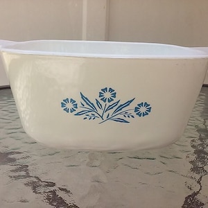 Vtg Corning Ware Blue Cornflower 1 3/4 Quart Casserole Dish P-1 3/4-B Bakeware