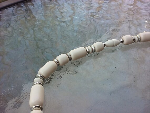 Vtg Rounded Rectangular Mixed Bead 32" Necklace H… - image 2