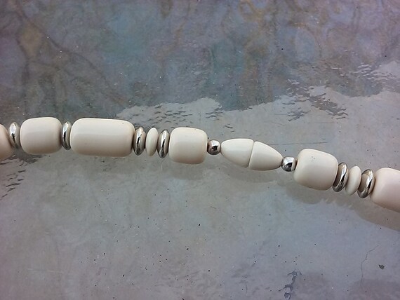 Vtg Rounded Rectangular Mixed Bead 32" Necklace H… - image 3