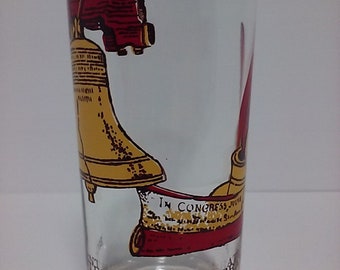 Vtg Bicentennial Celebration 12oz Drink Glass Liberty Bell Declaration 1776 1976