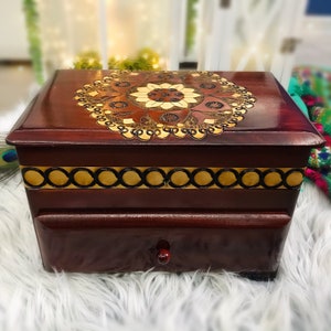 Large wooden jewelry box, jewelry commode, flower motif casket, big dressing table, commode with drawers, make up box with mirror