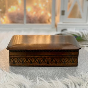 Boîte à bijoux en bois, cercueil brûlé brun pour bibelots, cercueil à bijoux élégant plat, boîte à bibelots lisse rustique image 2