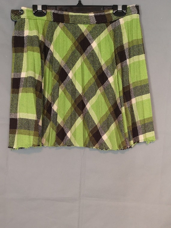 Authentic 70s Deconstructed Preppy Mini Skirt in Lime Green & Brown Plaid, Wool Pleated Sunburst Design, Perfect Vintage Fashion Gift