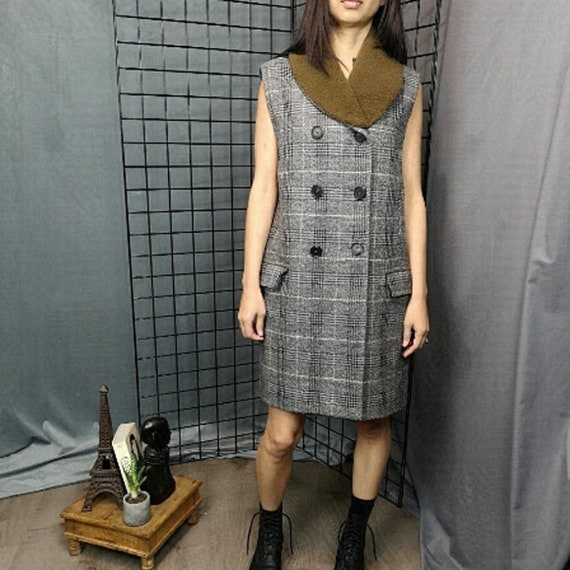 SHOP Y2K Vintage Luxury: PLAID Sleeveless Vest Coat with detachable Shearling Collar at TheStyleMinr.com